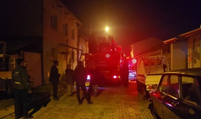 Baca yangını mahalleliyi korkuttu