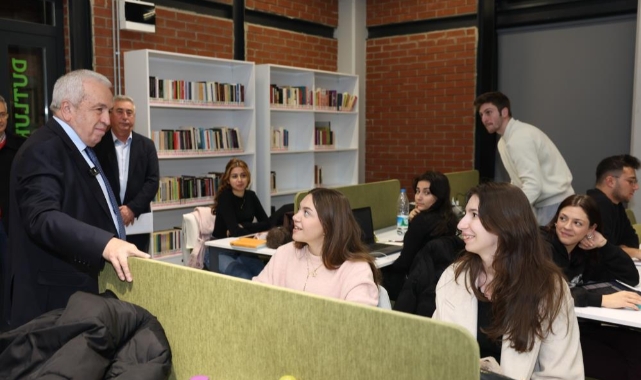 Başkan Özdemir’den finaller öncesi gençlere ziyaret