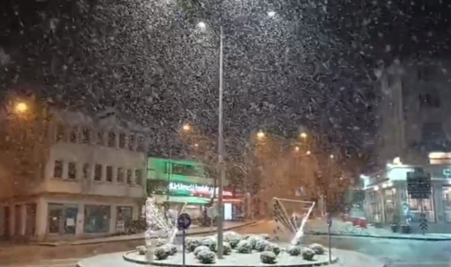 Bursa'da kar yağışı etkisini göstermeye başladı