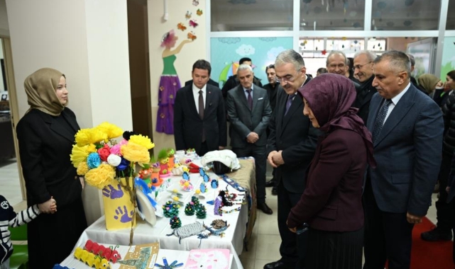Bursa'da öğrencilerin karne heyecanı