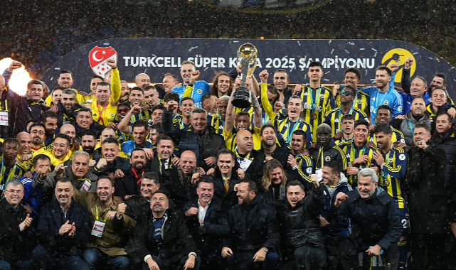Galatasaray'ı deviren Fenerbahçe, Süper Kupa'nın sahibi oldu