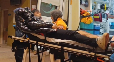 İki grup arasında çıkan tartışma bıçaklı kavgaya dönüştü: 1 yaralı