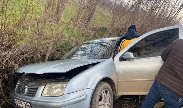 İnegöl’de kontrolden çıkan otomobil ağaca çarptı: 1 yaralı