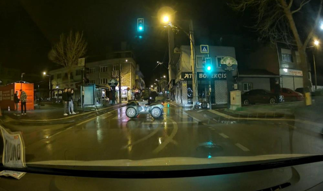 ATV üzerinde caddeyi birbirine kattı