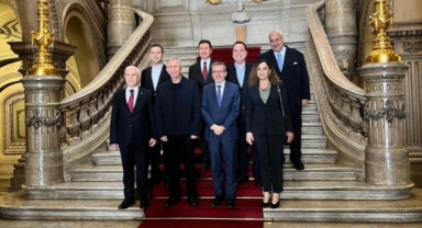 Başkan Bozbey Avrupa'da tarihi kent modelini inceledi