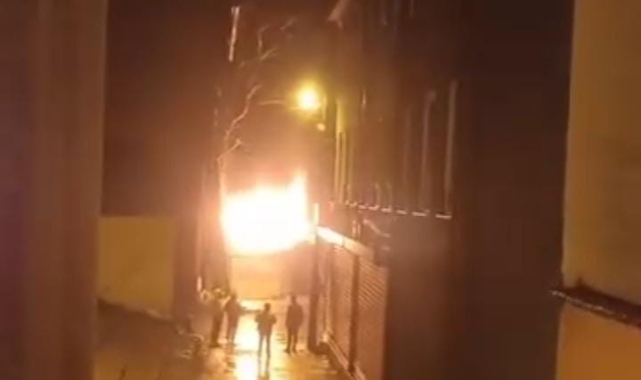 Bursa'da depo yangını, korku dolu anlar yaşattı