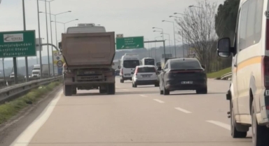 Bursa'da hafriyat kamyonu tehlike saçtı