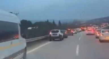 Bursa'da yoğun trafikte fermuar sistemi takdir topladı