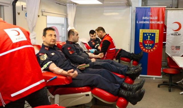 Bursa Jandarması'ndan Kızılay'a anlamlı katkı