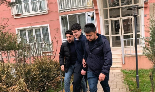 İnegöl'de öfkeli genç ablasını bıçakla rehin aldı