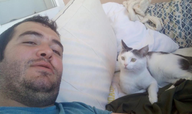 Kaybolan kedisini bulana 10 bin lira ödül verecek