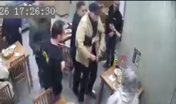 Komiserden hayat kurtaran müdahale