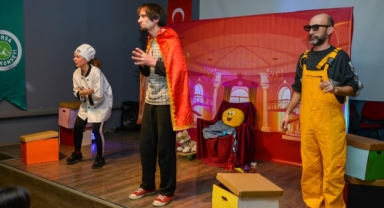 'Kralın kayıp şapkası'nı çocuklar buldu