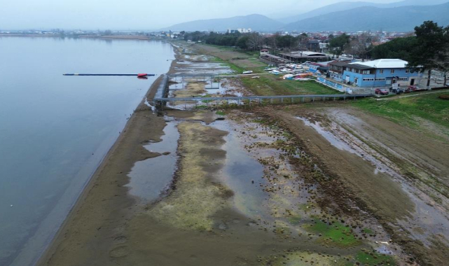 Marmara Bölgesi'nin en büyük gölü 200 metre çekildi