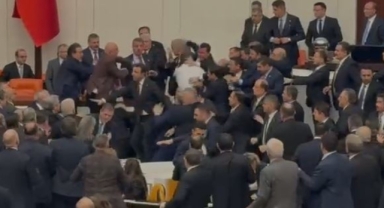 Meclis'te yemin töreni öncesi gerginlik