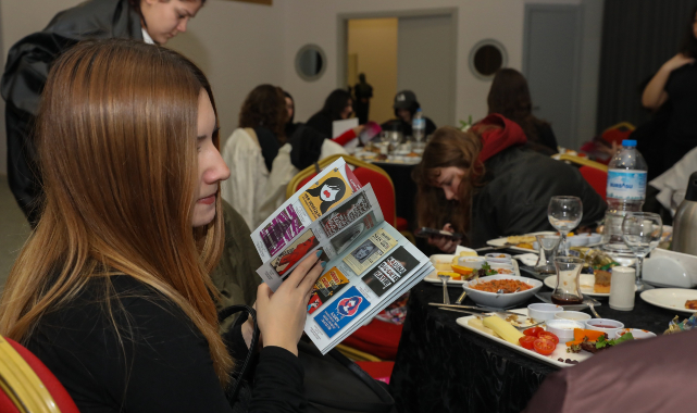 Şiddetsiz yaşama dijital sergiyle dikkat çektiler