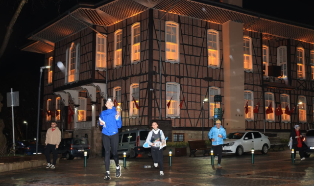 Tarihi Çarşı'nın gece atmosferinde oryantiring heyecanı