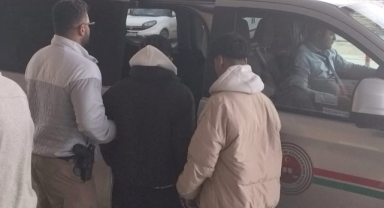 Uyuşturucu tacirleri kıskıvrak yakalandı