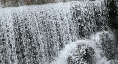 Yazın kurumak üzereydi kar sularıyla yeniden coştu