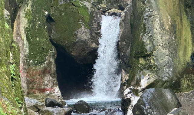 Yazın kurumak üzereydi kar sularıyla yeniden coştu