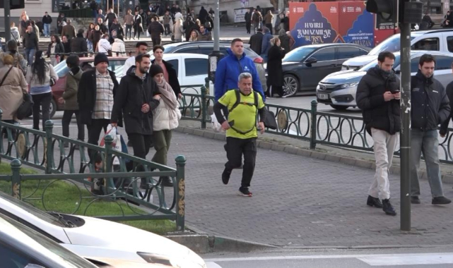 66 yaşındaki maratoncu esnaf işe koşarak gidip geliyor
