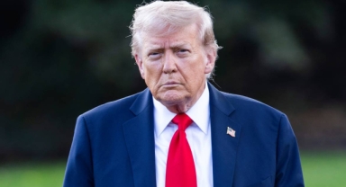 ABD İran için kritik önem taşıyan Hark Adası'nı vurdu