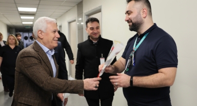 Başkan Bozbey'den sağlık çalışanlarına ziyaret