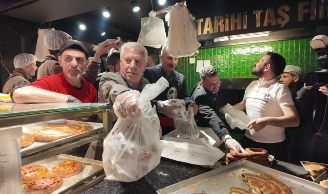 Tahanlı pide ve çaylar Başkan Bozbey'den