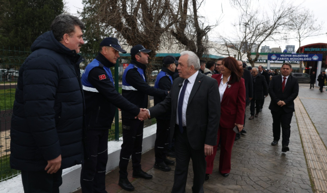 Başkan Özdemir belediye personeliyle bayramlaştı