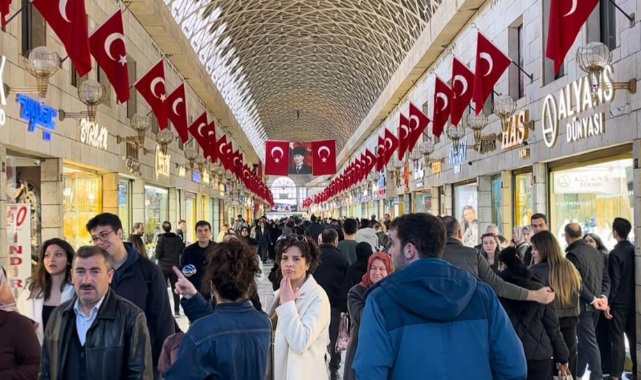 Bayram öncesi Hanlar Bölgesi'nde yürümeye yer kalmadı