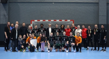 Bursa Büyükşehir Belediyespor zirveyi sevdi