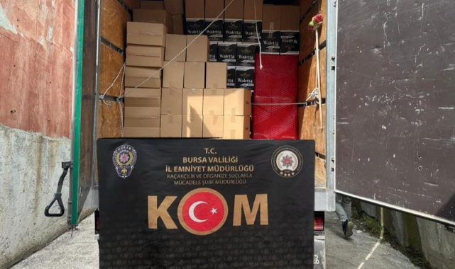 Bursa’da dev kaçak makaron operasyonu!