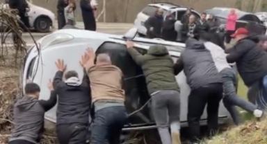 Bursa'da feci kaza: Araç takla attı