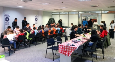 Bursa'da gençler bilimle buluştu