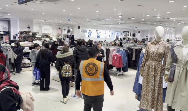 Bursa'da ihtiyaç sahibi 400 çocuğa bayram sevinci