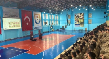 Bursa’da Jandarmadan öğrencilere narkotik eğitimi