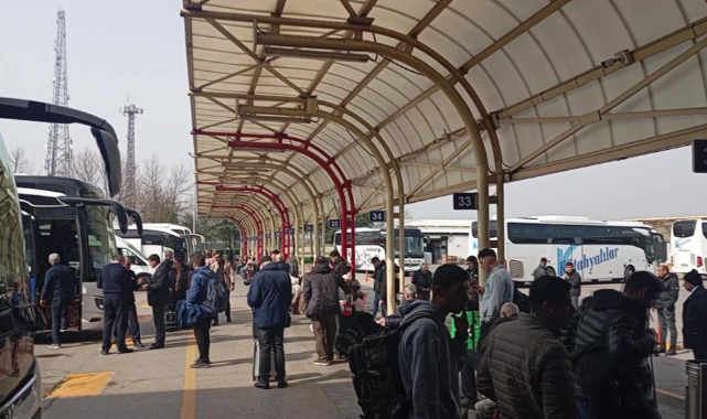 Bursa'da Terminal'de bayram yoğunluğu başladı