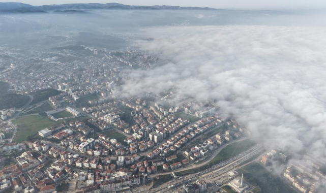 Bursa'nın yarısını sis yuttu