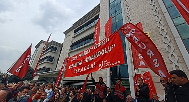 CHP Bursa İl Başkanlığı, partililer ve vatandaşlar Büyükşehir Belediyesi önünde toplanıyor