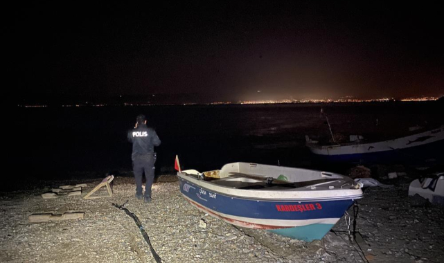 Deniz'e açılan baba-oğul'un kayığı batınca ölümden döndüler