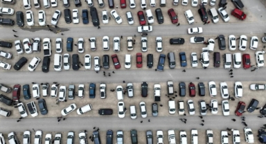 İkinci el oto pazarında buruk bayram