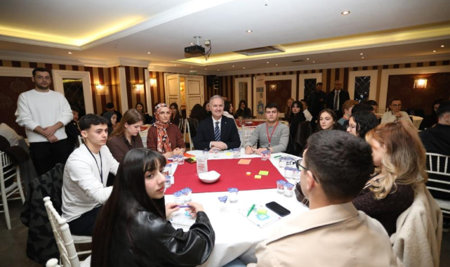 İnegöl’de 100’ü aşkın öğrenci geleceğin şehrini konuştu