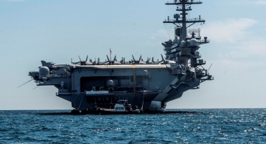 İran, ABD’ye ait uçak gemisine füze saldırısı düzenledi