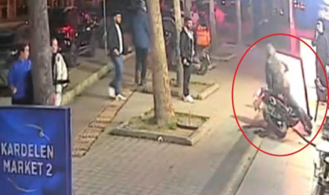 Kadın sürücü kendisine yardım eden kadınlara saldırdı