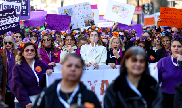 Kadınlar 8 Mart'ta eşitlik ve dayanışma için yürüdü
