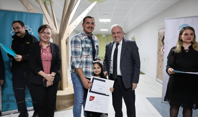 Nilüfer'de eğitimlerini tamamlayan babalar sertifika aldı