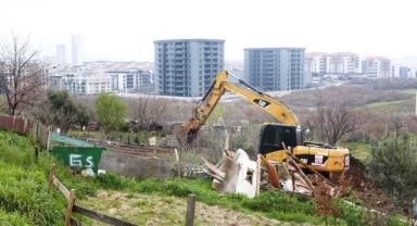Nilüfer’de kaçak yapılar tek tek yıkılıyor