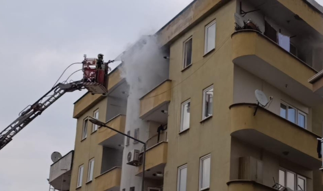 Ocakta unutulan yemek yangın çıkardı
