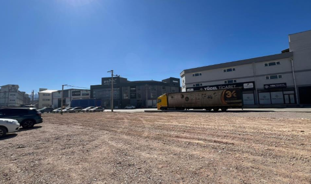 Sanayi bölgesinde otopark alanları artıyor
