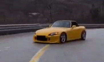 Spor otomobiliyle dirft yapan sürücüye ceza yağdı